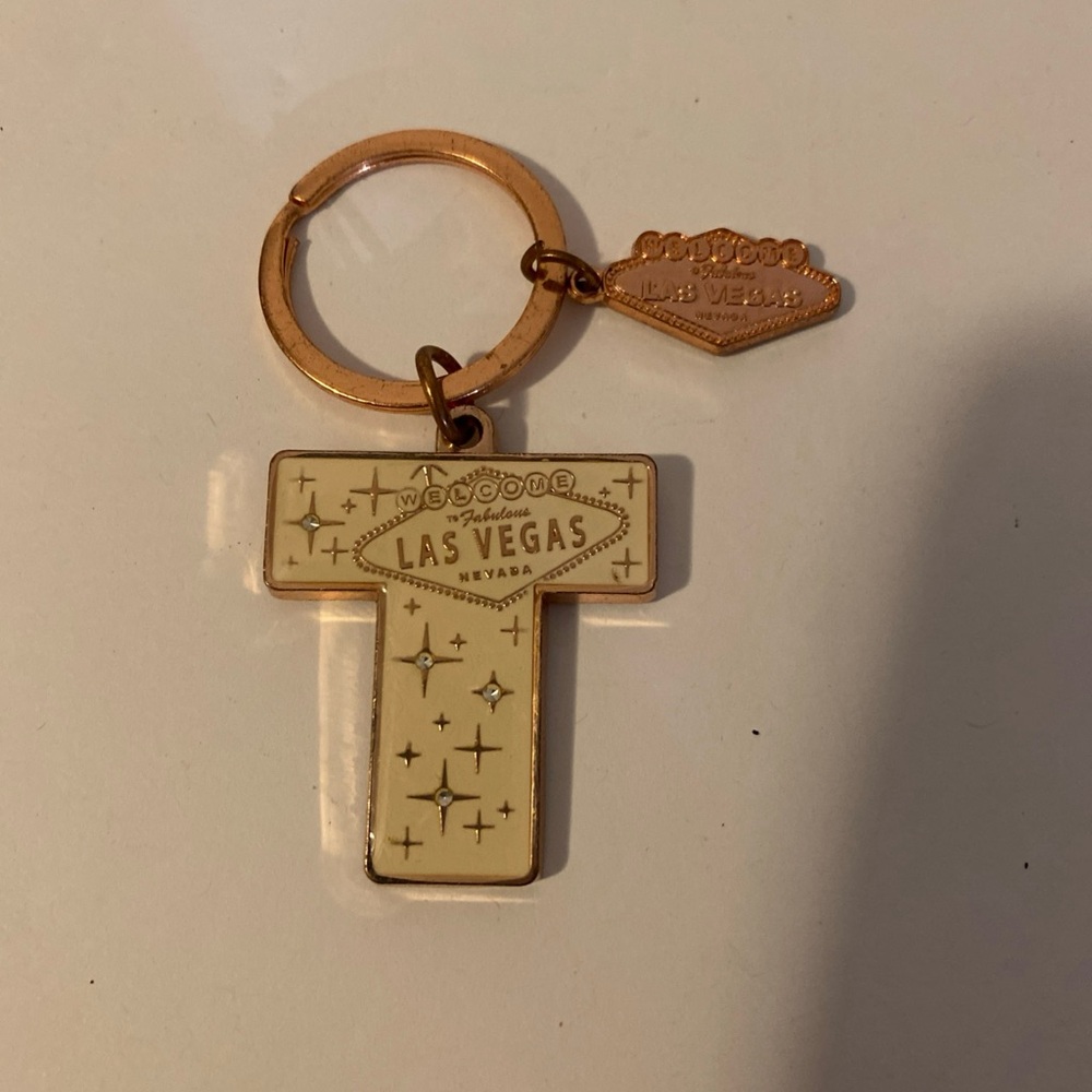 Vintage Las Vegas Sin City Travel Souvenir Metal Keychain Key Chain “T”